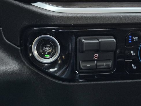 Used 2022 Chevrolet Silverado 1500 LTZ AWD/4WD image 18