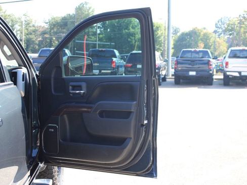 Used 2017 GMC Sierra 1500 SLT AWD/4WD image 25