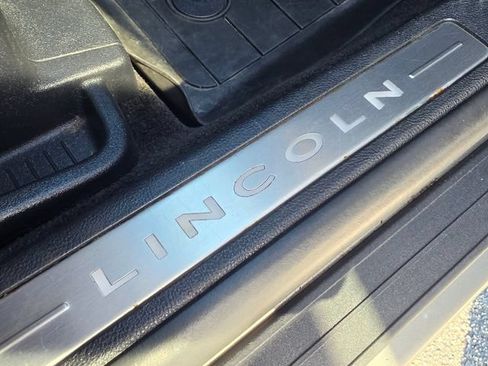 Used 2017 Lincoln MKX Select w/ Select Plus Package AWD/4WD image 12
