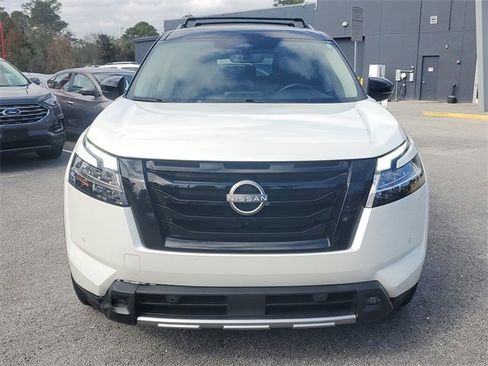 Used 2023 Nissan Pathfinder SL w/ Lighting Package (N92) image 6