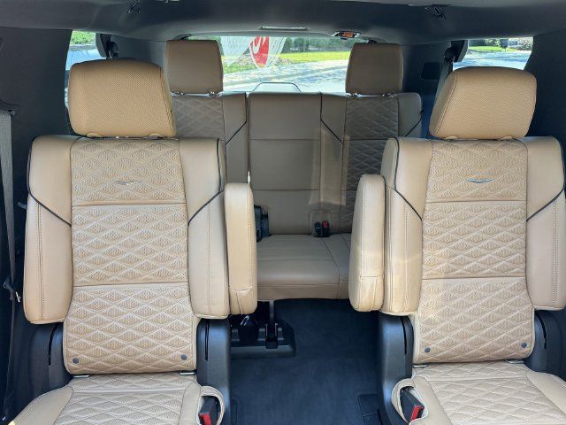 Used 2021 Cadillac Escalade Premium Luxury w/ Performance Package AWD/4WD image 35