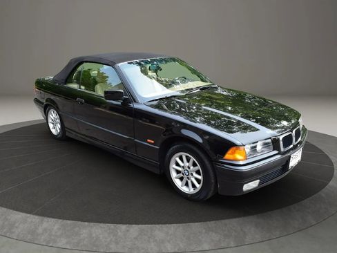 Used 1999 BMW 328i Convertible image 10