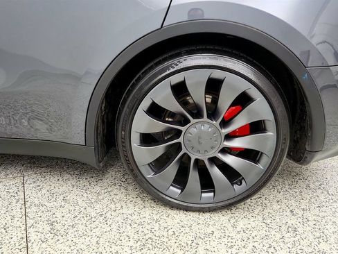 Used 2023 Tesla Model Y Long Range AWD/4WD image 9