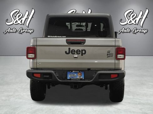 Used 2021 Jeep Gladiator Willys image 17