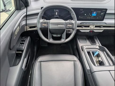 Used 2027 Kia Telluride S w/ Towing Package AWD/4WD image 8