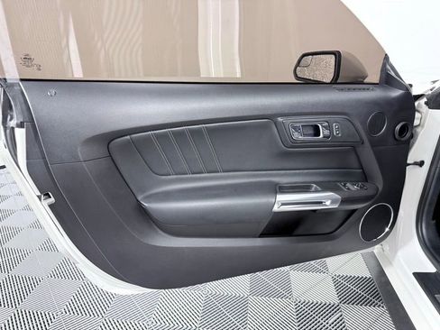 Used 2017 Ford Mustang GT Premium image 9