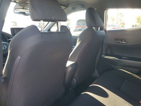 Used 2019 Toyota C-HR XLE image 11