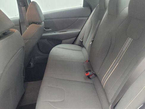Used 2025 Hyundai Elantra Sport FWD image 18