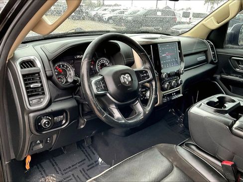 Used 2019 RAM 1500 Laramie AWD/4WD image 14