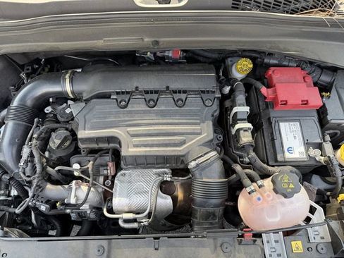 Used 2023 Jeep Renegade Latitude AWD/4WD image 37