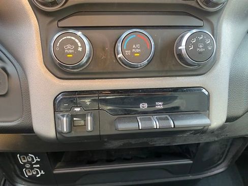 Used 2024 RAM 2500 Big Horn AWD/4WD image 23