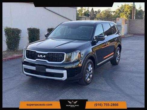Used 2025 Kia Telluride LX FWD image 1