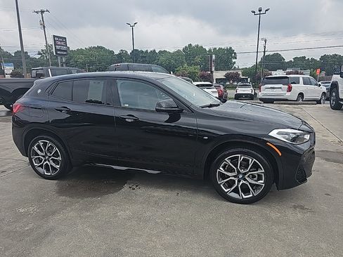 Used 2022 BMW X2 sDrive28i w/ Edition Package image 2