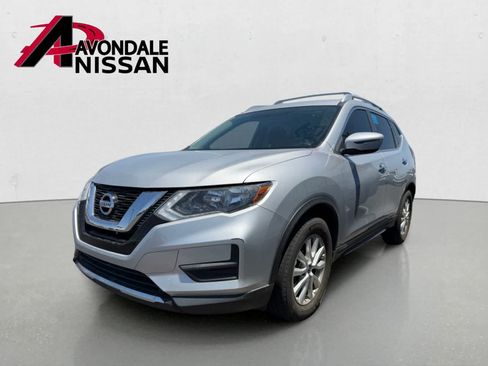 Used 2017 Nissan Rogue SV FWD image 2
