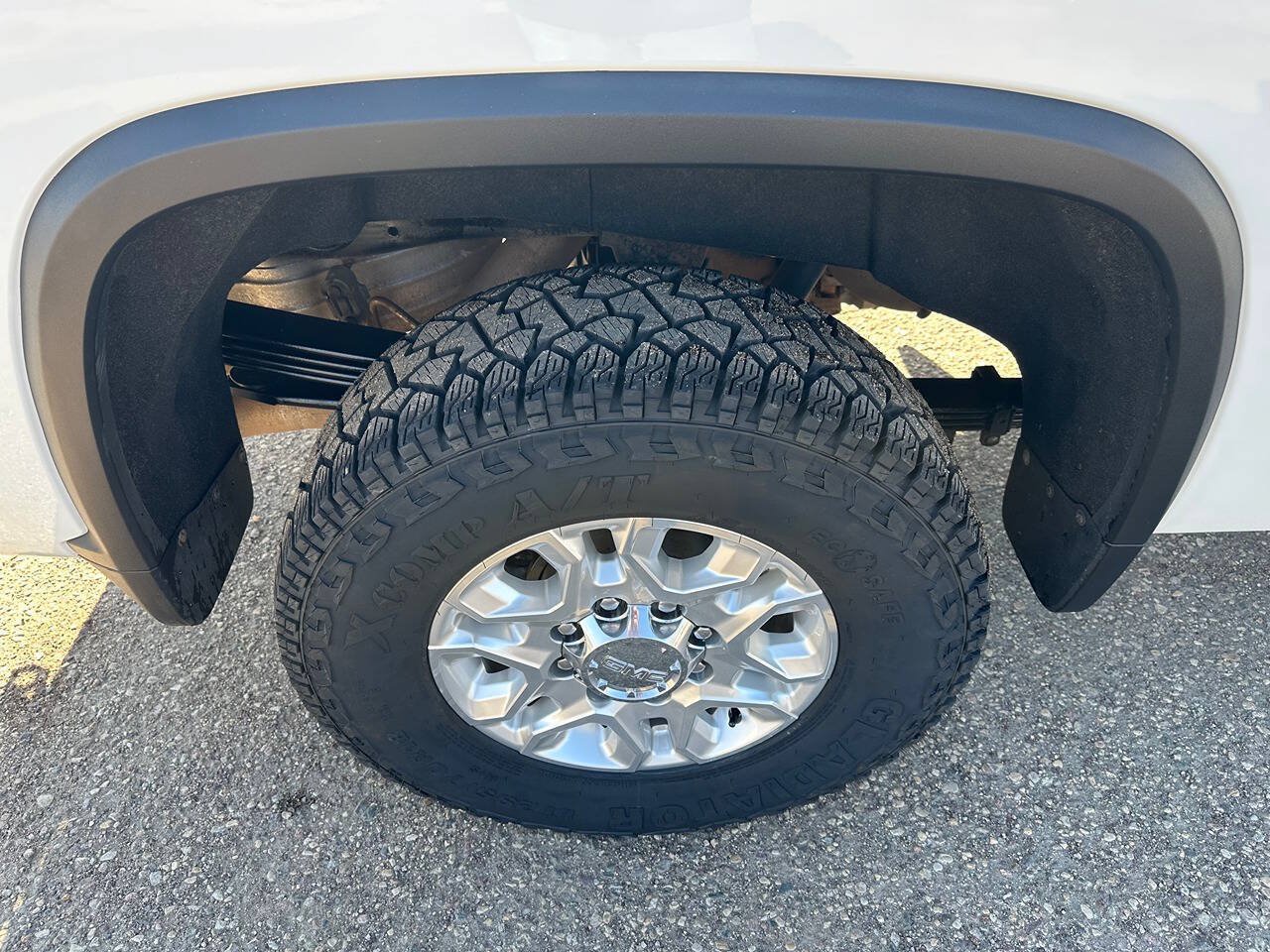 Used 2020 Chevrolet Silverado 2500 LT w/ Convenience Package AWD/4WD image 11