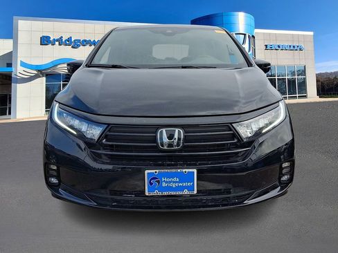 Used 2024 Honda Odyssey Sport image 2