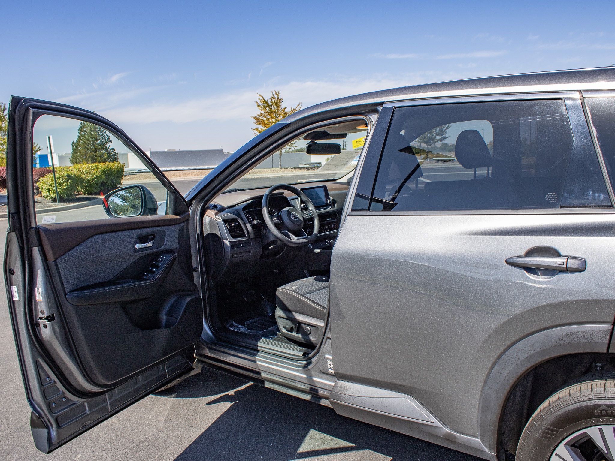 Used 2021 Nissan Rogue SV AWD/4WD image 24