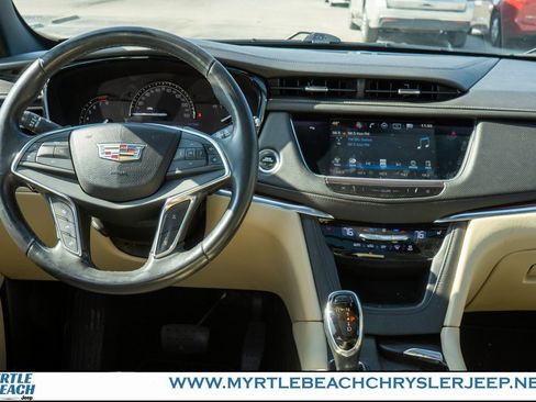 Used 2017 Cadillac XT5 Luxury w/ Driver Awareness Package image 14