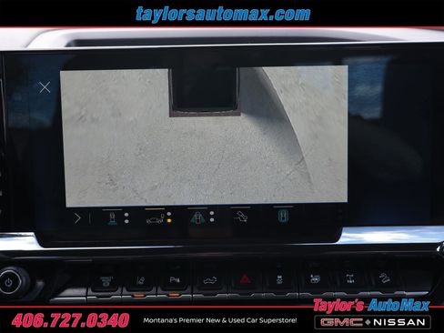 Used 2024 Chevrolet Silverado 2500 ZR2 w/ Technology Package AWD/4WD image 16