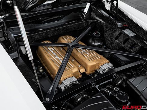 Used 2018 Lamborghini Huracan Performante image 20