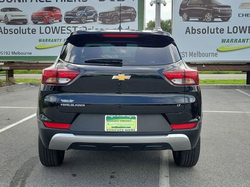 Used 2023 Chevrolet TrailBlazer LT w/ Convenience Package FWD image 5