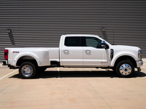 New 2026 Ford F450 Platinum w/ Platinum Plus Package AWD/4WD image 2