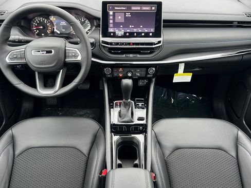 New 2026 Jeep Compass Latitude image 10
