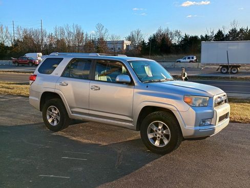 Used 2011 Toyota 4Runner SR5 image 7