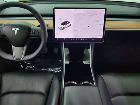 Used 2020 Tesla Model 3 Standard Range Plus image 34