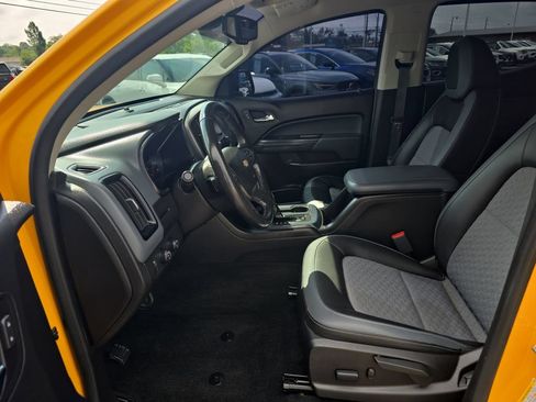Used 2018 Chevrolet Colorado Z71 AWD/4WD image 24