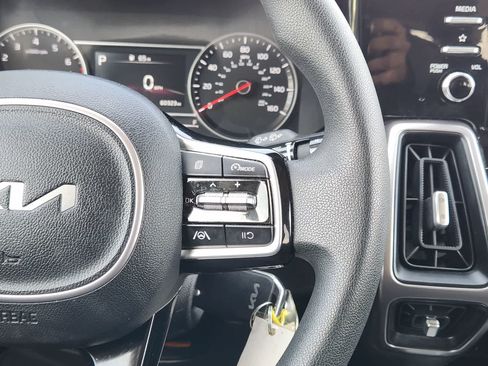 Certified 2023 Kia Sorento LX FWD image 26