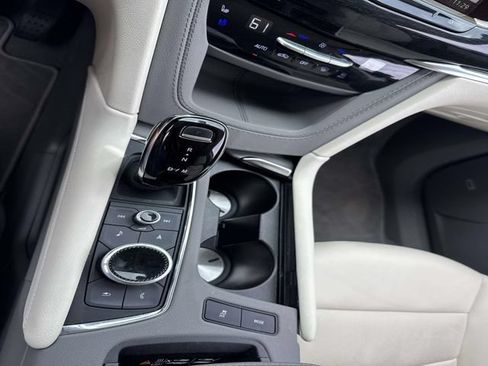 Used 2024 Cadillac XT6 Premium Luxury FWD image 23