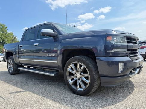 Used 2018 Chevrolet Silverado 1500 LTZ Z71 w/ Centennial Edition AWD/4WD image 13