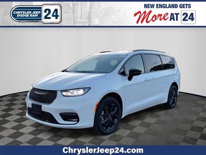 New 2026 Chrysler Pacifica Limited