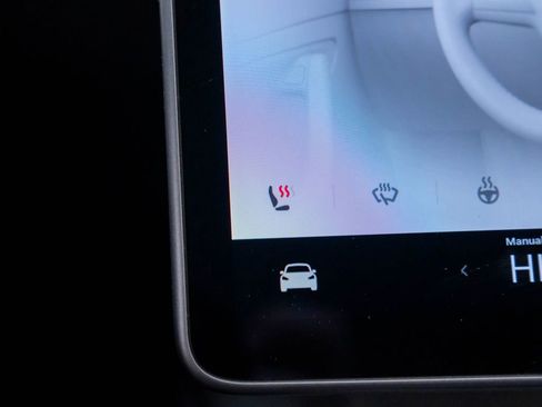 Used 2023 Tesla Model Y Long Range image 27