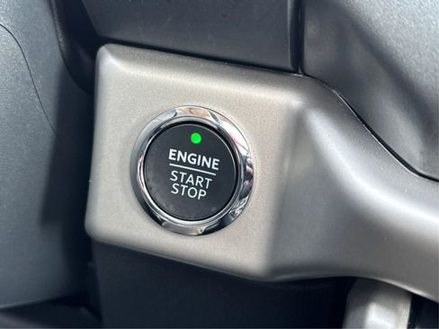 Used 2024 Ford Expedition Max XLT image 34