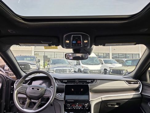 Used 2024 Jeep Grand Cherokee Limited 4xe image 4