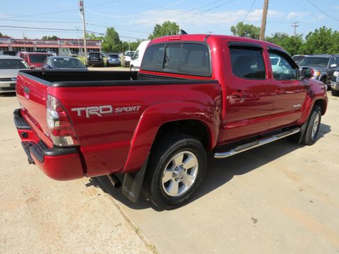 Used 2015 Toyota Tacoma 4x4 Double Cab w/ TRD Sport Package image 4