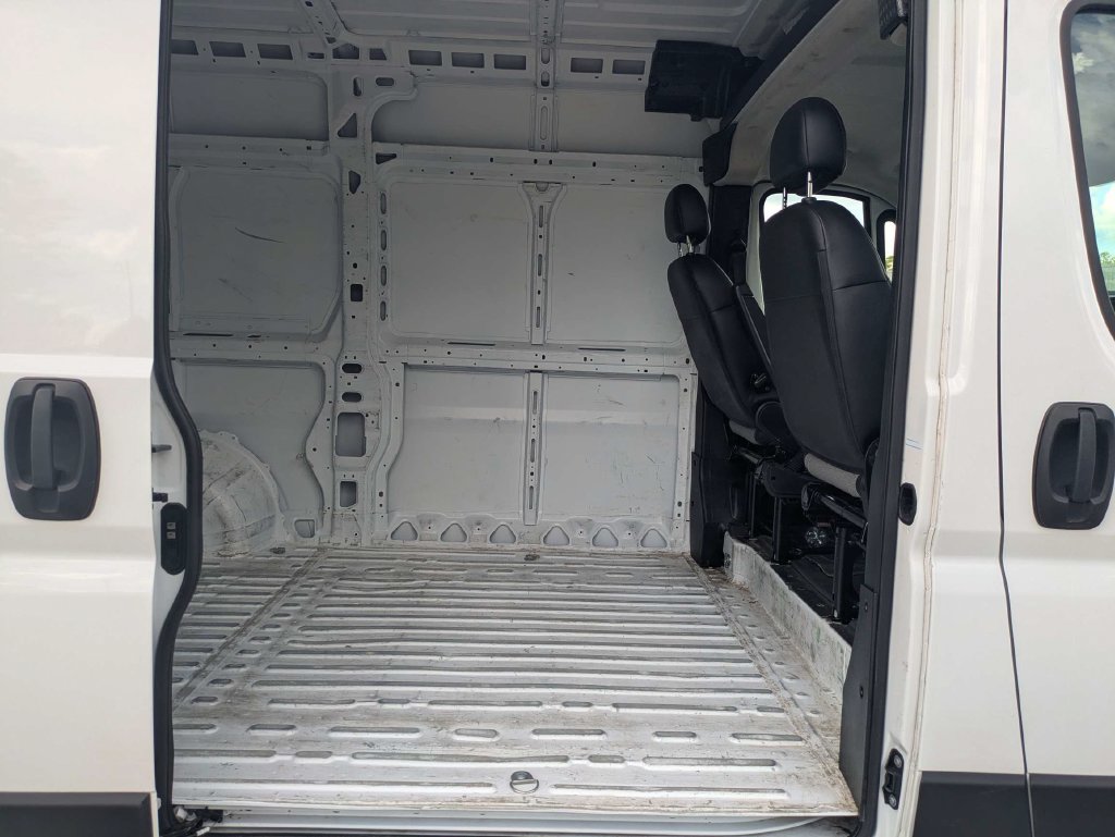 Used 2025 RAM ProMaster 2500 w/ Convenience Group FWD image 13