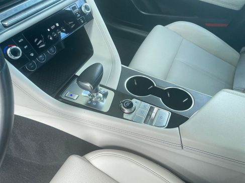 Used 2025 Genesis G70 2.5T image 43