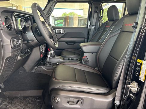 New 2026 Jeep Gladiator Mojave AWD/4WD image 13