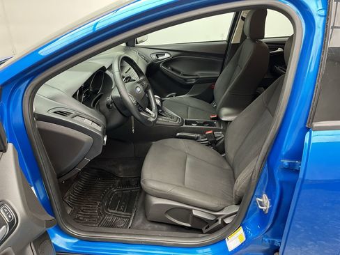 Used 2015 Ford Focus SE w/ SE Cold Weather Package image 3