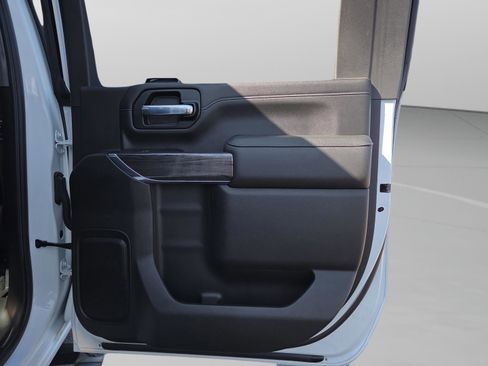 Used 2022 Chevrolet Silverado 2500 LTZ w/ LTZ Plus Package image 35