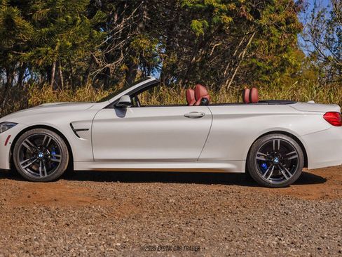 Used 2015 BMW M4 Convertible image 3