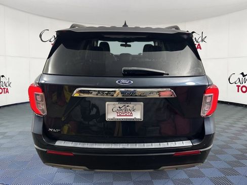 Used 2022 Ford Explorer XLT w/ Equipment Group 202A image 6