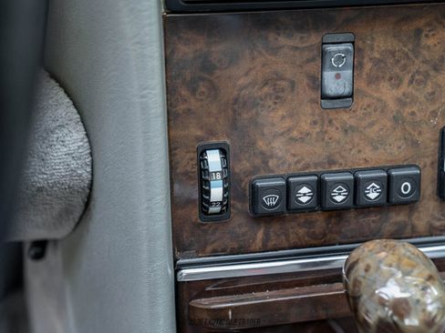Used 1988 Mercedes-Benz 560 SL image 49