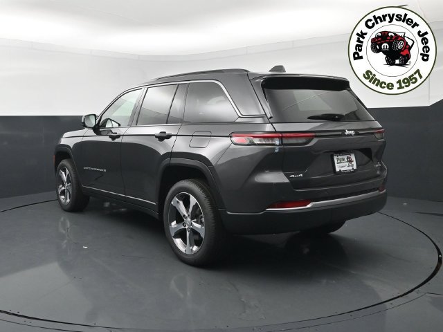 New 2026 Jeep Grand Cherokee Limited w/ Trailer Tow Package AWD/4WD image 4