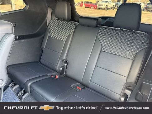 Certified 2025 GMC Acadia Denali image 33