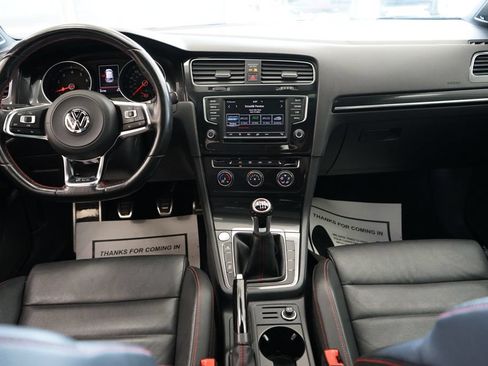 Used 2017 Volkswagen GTI SE FWD image 40