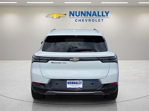 New 2026 Chevrolet Equinox EV LT image 4